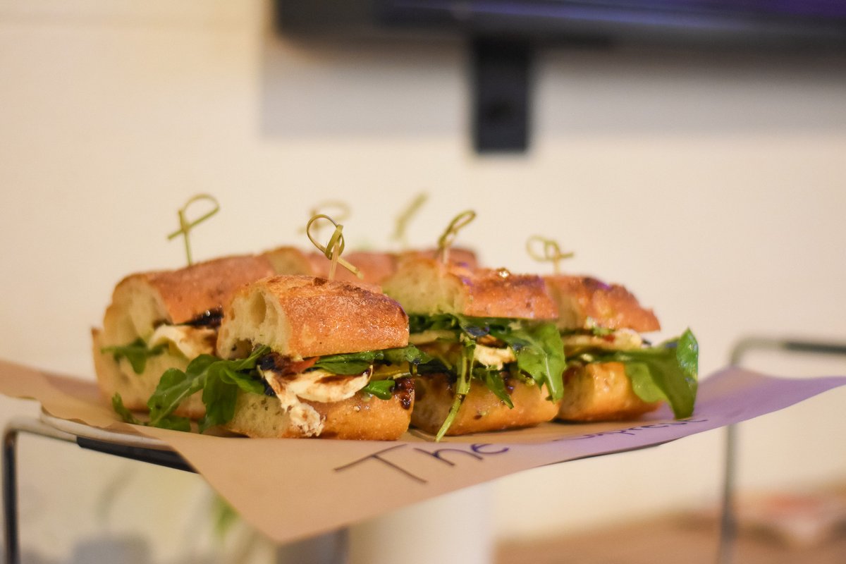 radiantbeerco's tweet photo. Have you tried Radiant Kitchen yet? We are open 7 days a week! https://t.co/HAwtjby7i1