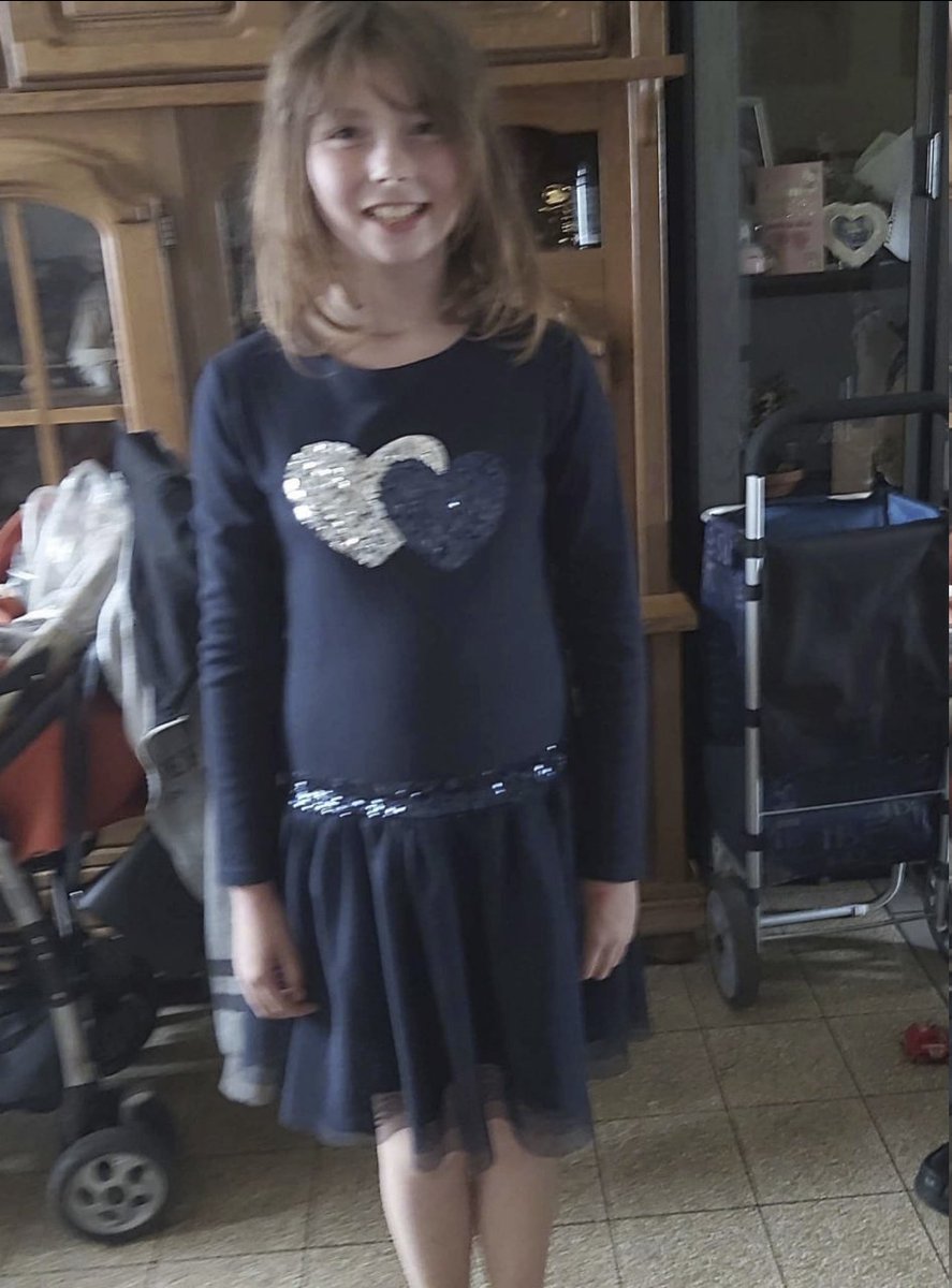 Message d'origine 
ALERTE DISPARITION :

"Coucou j'ai ma fille de 13 ans Alisson Gerin qui a disparu depuis hier soir du centre de Wépion si vous la voyez contacter moi au 04 99 82  32  99, partagez le plus possible pour pousser les recherches plus loin afin de la retrouver "