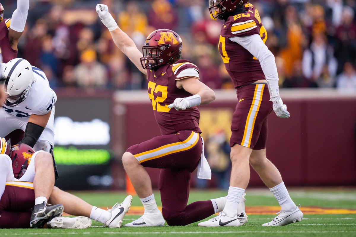 GopherFootball's tweet photo. 👀 @dstriggow23 ✊ @Hula_Bowl https://t.co/jVfw0cjfC0