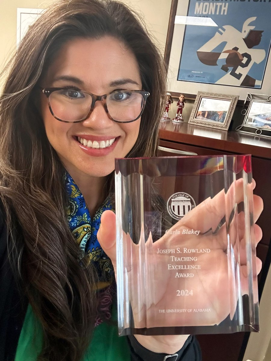 CarlaHB_UA's tweet photo. Surprise start to the spring semester! The best part? Hearing my current/former students’ sentiments of our time together. TY for trusting me to lead our team. Y’all are the best! ❤️ https://t.co/kQbajPN8vV