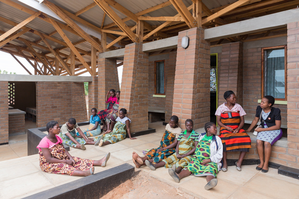 w_emerg's tweet photo. MASS Design Group's Maternity Waiting Village in Malawi transforms maternal care through community-based, sustainable design, improving comfort, access, and education for expectant mothers.
#MaternityCare #SustainableDesign #MASSDesignGroup #Malawi #MaternalHealth #Architecture https://t.co/suPQeR7R1y