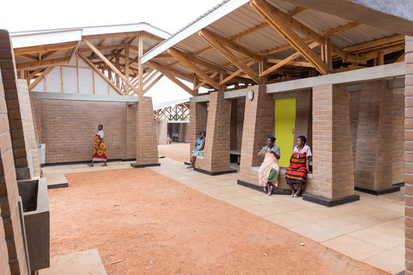 w_emerg's tweet photo. MASS Design Group's Maternity Waiting Village in Malawi transforms maternal care through community-based, sustainable design, improving comfort, access, and education for expectant mothers.
#MaternityCare #SustainableDesign #MASSDesignGroup #Malawi #MaternalHealth #Architecture https://t.co/suPQeR7R1y