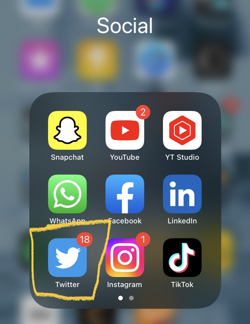 _bystanley's tweet photo. Am I the only one still tweeting from the old X (Twitter)? 😭 https://t.co/PfYAoeGB8Y