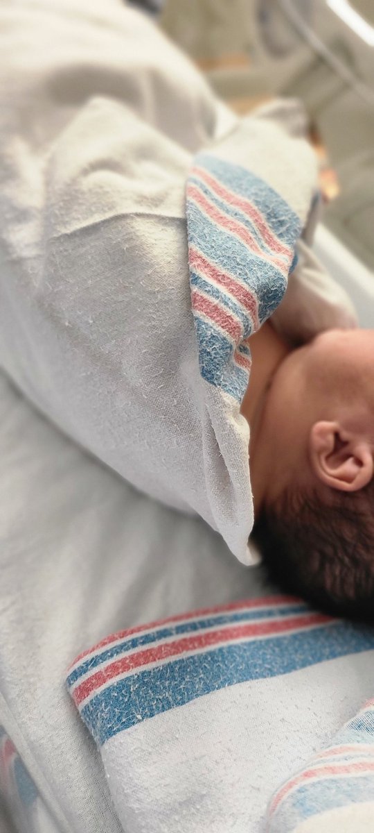 DoncheDidIt's tweet photo. For a few reasons Imma keep to the chest, I was late posting on here. But I'm a father now!!! #Jan2nd #NewFatyerAlert https://t.co/1yYPgP404Y
