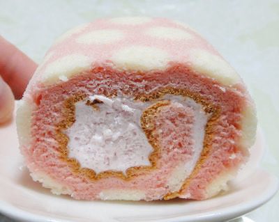 lapafaits's tweet photo. i'm like if a strawberry milk roll cake were a girl https://t.co/j7bqabKgAP