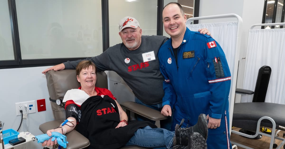 Earlier this week, STARS crew members rolled up their sleeves and donated blood as part of our #SirensforLife campaign. Among the donors was Diane Skene, wife of VIP Stu Wilson.

Support Alberta first responders this January by donating blood. Book now at ow.ly/YRhu50UEP34