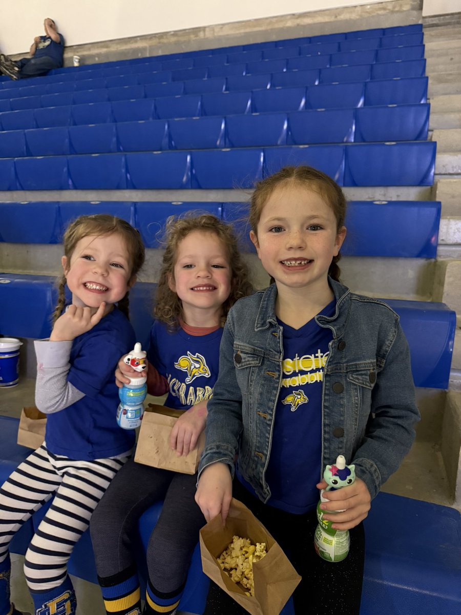 karinlang44's tweet photo. First game for these girls! #GoJacks https://t.co/dsMejmGO9r