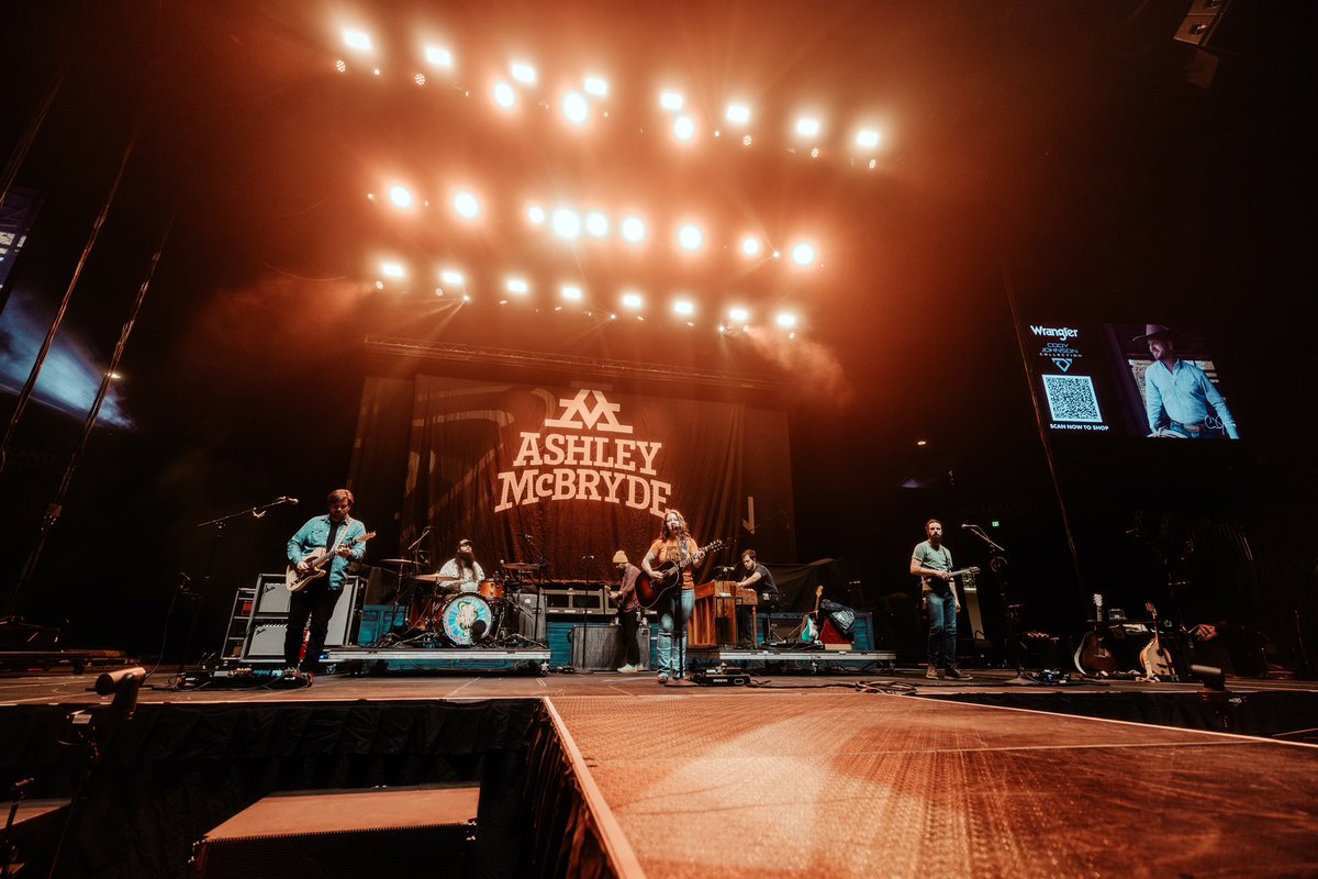 AshleyMcBryde's tweet photo. It’s the start of January and we’re already ready to get back out and play for you. Where are we gonna see you this year?

📸: @nolenryan https://t.co/DRMIhnNc9o