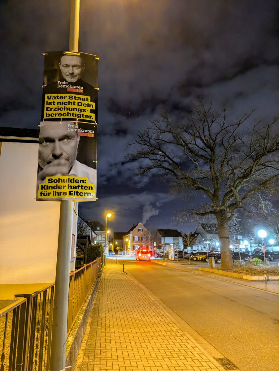 DerMueller_FDP's tweet image. Mission wir bleiben im Bundestag! Voller Einsatz in #Altrip! 🚀💛
@EricvNagel #AllesLässtSichÄndern #FDP #RheinPfalzKreis #WinterWahlkampf