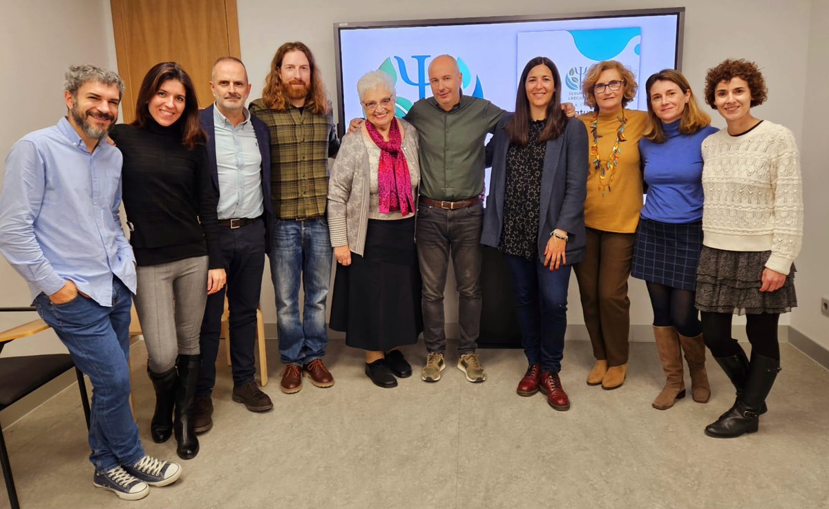SeguimosCre2025's tweet photo. ¡Gracias a cada una de las personas que ayer dedicasteis un rato para venir a vernos, conocernos y trasladarnos vuestras inquietudes! Nos encantan estos momentos en los que compartimos ideas, propuestas… y risas! Seguimos creciendo, juntos y juntas. https://t.co/nM051oNxKp
