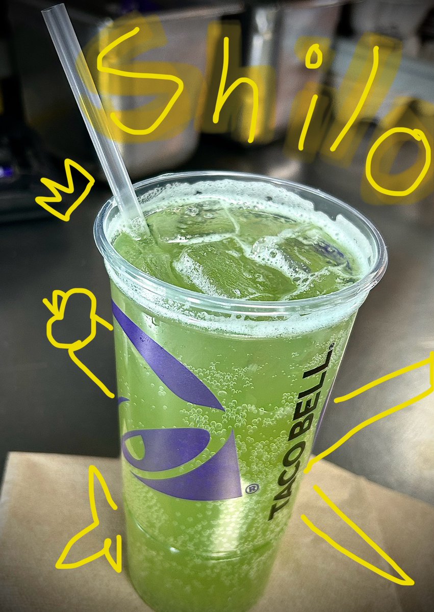 ScarlemagneDrac's tweet photo. 👑🩸The.. Shilo drink?🩸👑

Combo of: mt dew, baja, lemonade, starry, a bit of mango tea, strawberry freeze

Taste: VERY strong but really good. Wakes me up. Wake up call. Yeah.

#jrwidrink #jrwidrinks #jrwishilo #jrwi #shilobathroy #shilojrwi #jrwishilo #justrollwithit #vampire https://t.co/Zss5tHF1SE