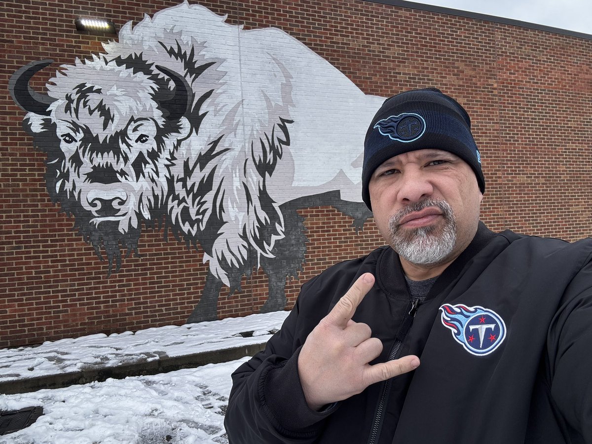 smaxdaddy's tweet image. Pay attention… There’s signs everywhere.. 🤔🤷🏽‍♂️😂🤙🏽  #TitanUp #titans #coloradobuffalos #shadeur @Titans