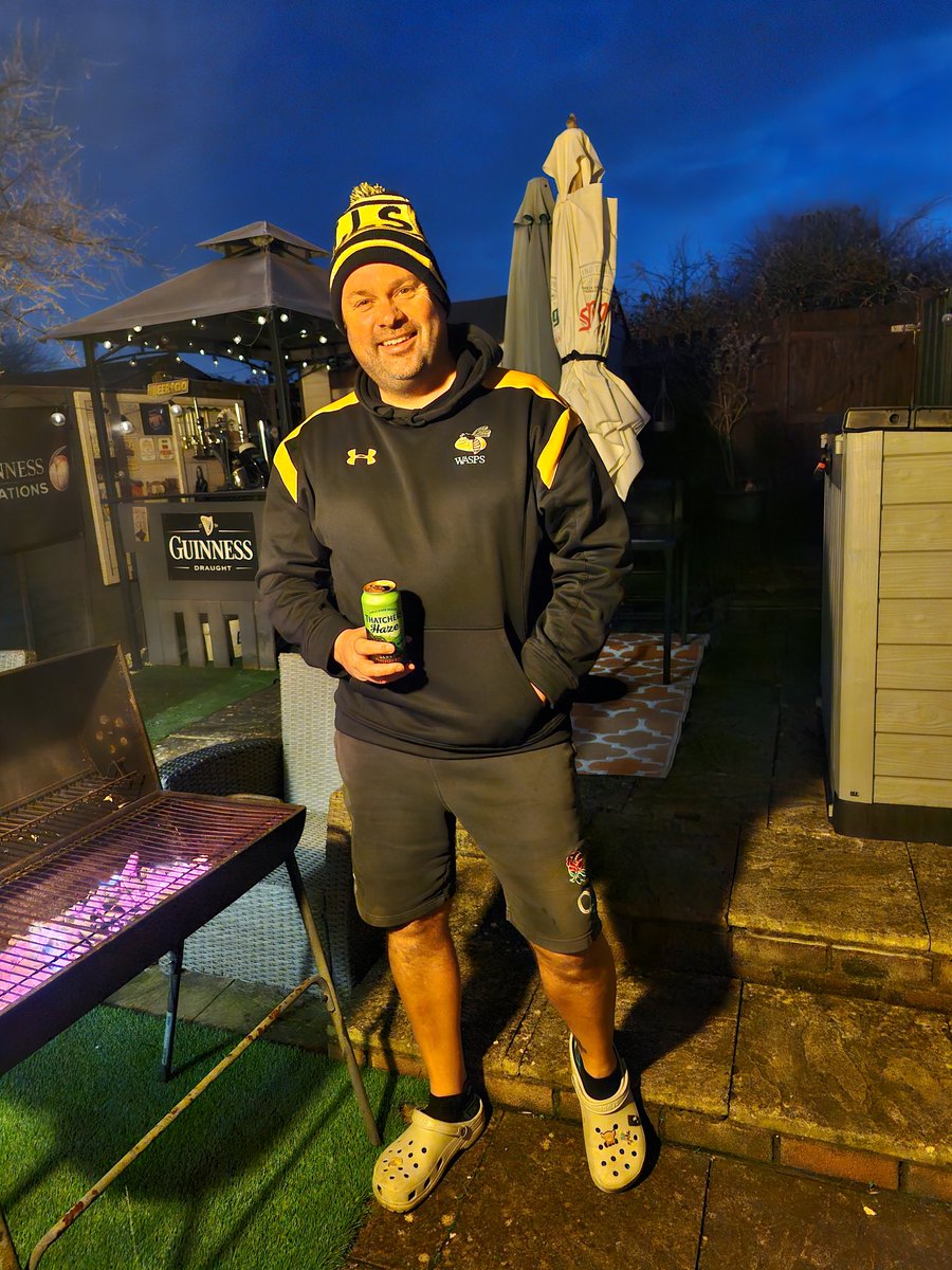 heidipio's tweet photo. Bbq in this weather.  Why not. https://t.co/U8koAd6Mcj