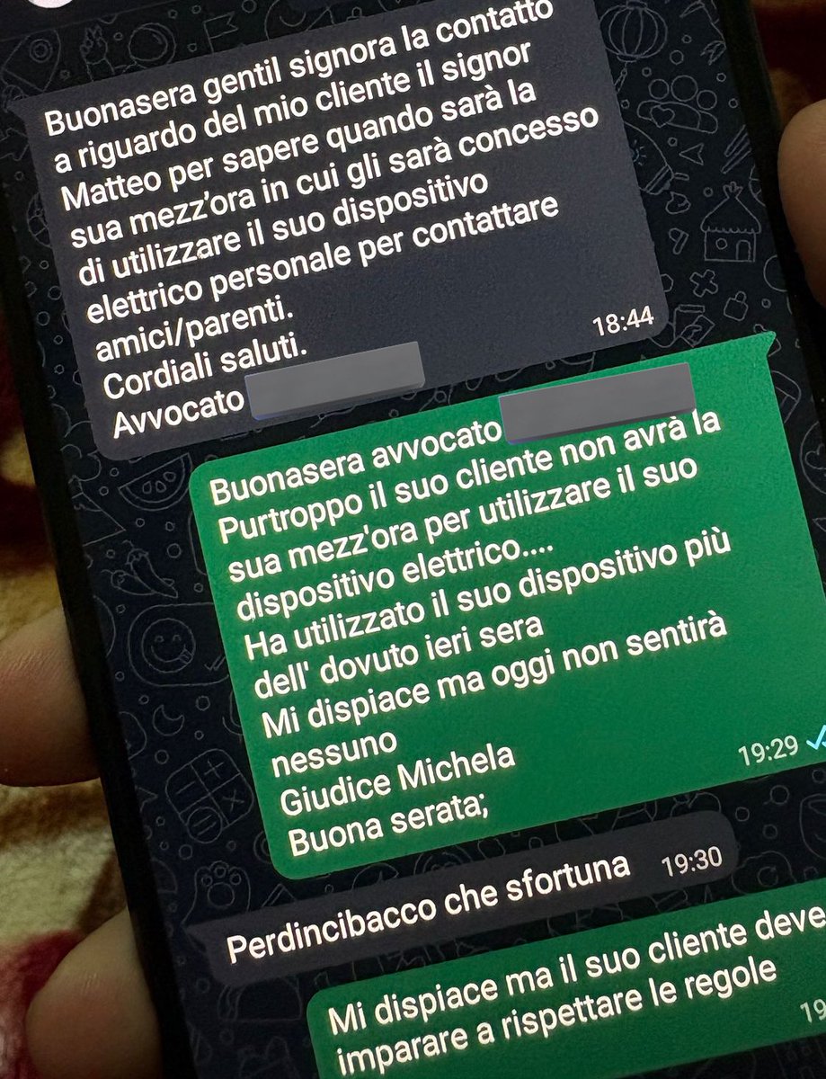 mio fratello sta in punizione
nel frattempo il suo amico che scrive a mia madre: