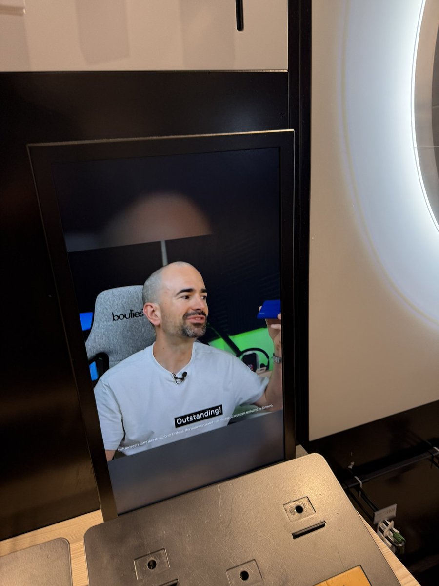 Walking through John Lewis and a wild <a href="/TechSpurtVideo/">Chris Barraclough</a> pops up!