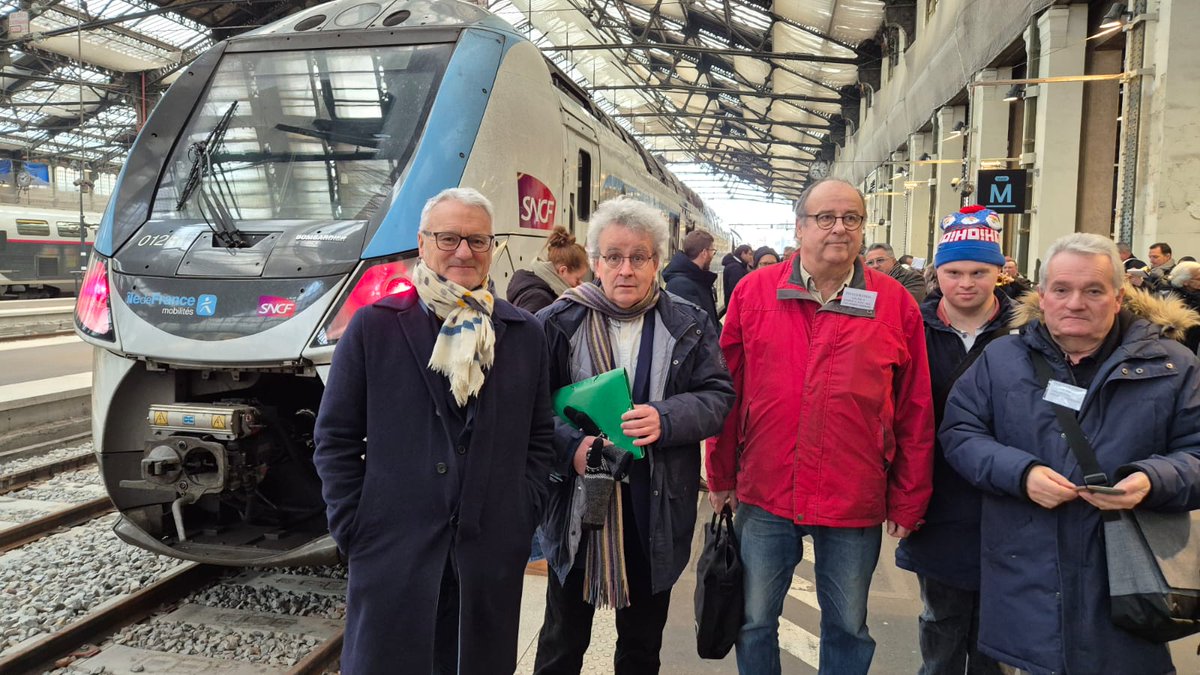 🚄 Il est des jours comme aujourd’hui où nous sommes heureux d’inaugurer des services qui améliorent concrètement la vie de nos concitoyens. 

Grace au travail acharné de vos élus, la ligne S du RER D met désormais la capitale à un peu + de 30 min de <a href="/Corbeil91100/">Corbeil-Essonnes</a>