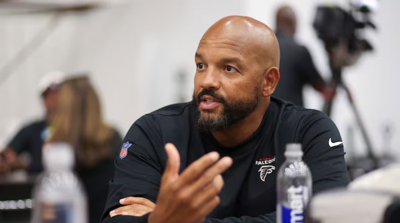 Bryce_Lewis86's tweet photo. 🚨BREAKING: #Falcons have fired DC Jimmy Lake, per @RapSheet &amp; @MikeGarafolo 

The search for a new defensive coordinator begins.

Who would you like to see get an interview? https://t.co/rB2KiPMr3V