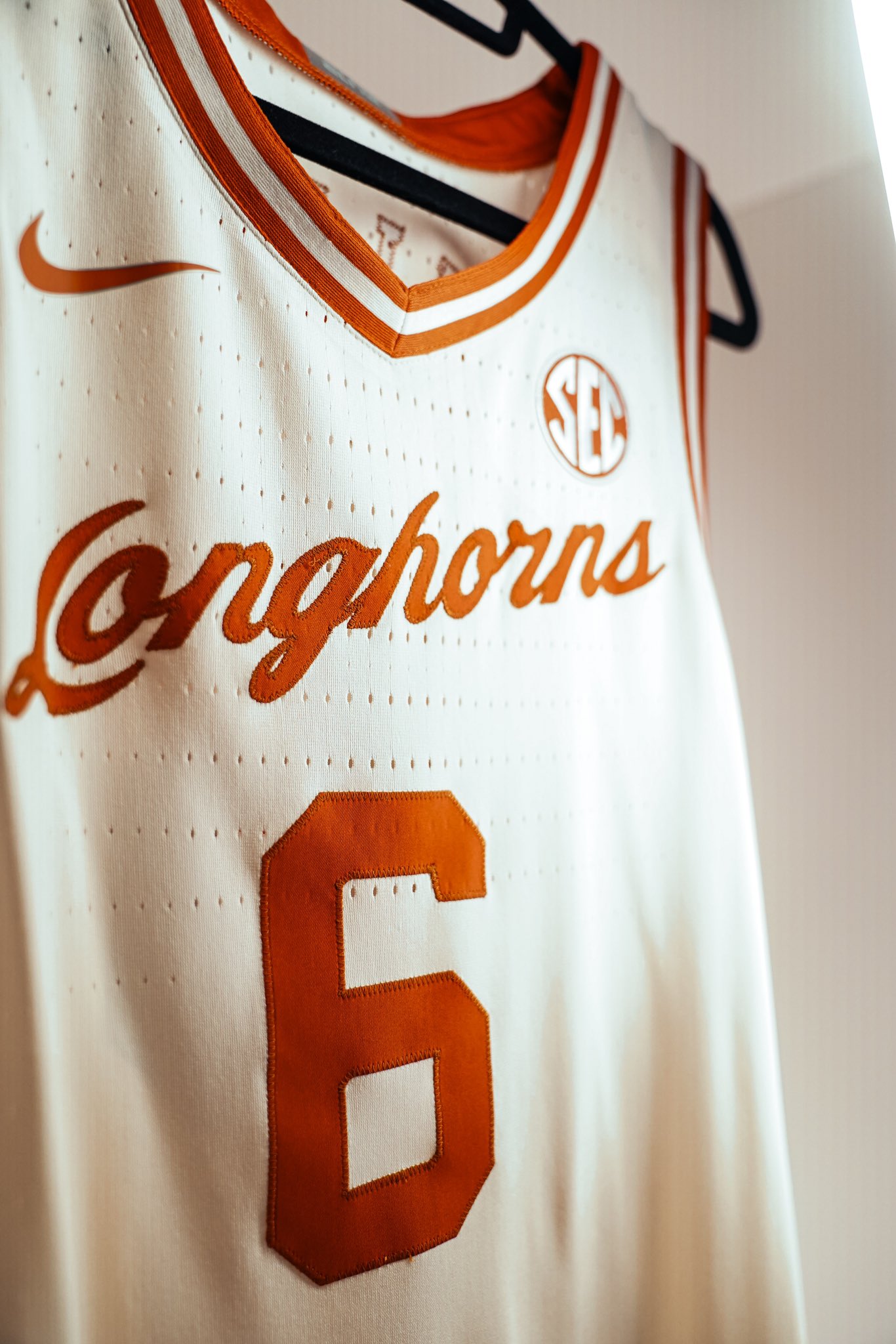 GhCYGa4XQAAPshl.jpg:large