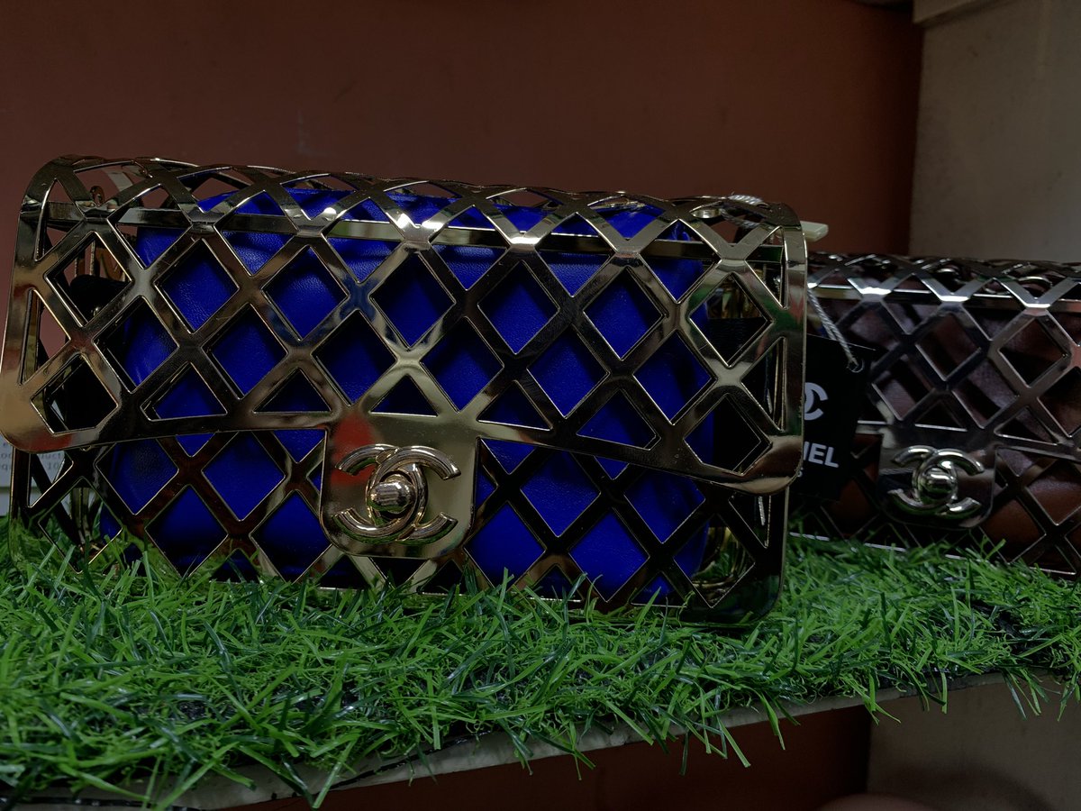 SacreModa's tweet image. Un sac n'est pas qu'un accessoire, c'est une affirme de votre style. 
1. 8.500
2. 9.000
3. 9.500
4. 9.000