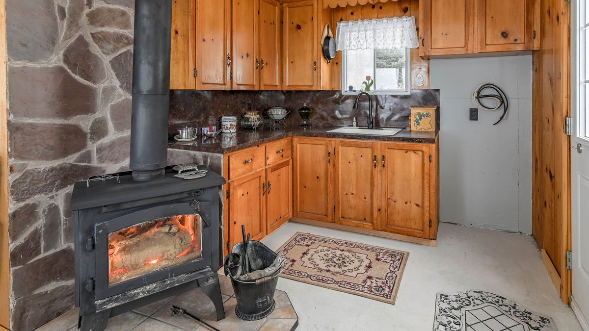 ConradREMAX's tweet photo. 👀🚨 #NewListing 📍 931 Old Baxter Mill Rd, Baxter Harbour, NS 👉 $449,900

🏡✨ Discover your dream escape at this waterfront cottage. With breathtaking views of the world-famous Bay of Fundy.

1 🛁
3 🛏️

☎️ 902-680-5062
📧 donna@donnaconradteam.com
💻 https://t.co/TUeoaYLqyb https://t.co/wS5Id6TtkO