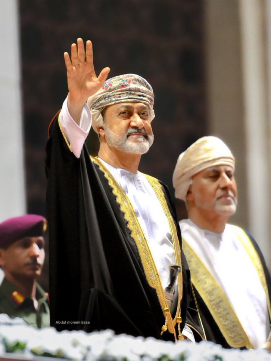 h9999h44's tweet photo. #السلطان_هيثم_بن_طارق 
#السيدة_الجليلة 
حفظكم الله 🤲🏻
#يقود_ويلهم #المهرجان_الطلابي https://t.co/iwu5ajs1ix