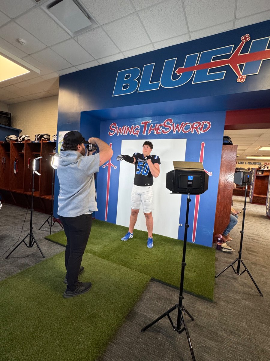 Had an amazing time this weekend on my official visit to <a href="/BlueHoseFB/">PC Football</a> thank you for having me <a href="/CoachRahl/">Matt Rahl</a> <a href="/devinbice88/">Coach Devin Bice 🏈</a> <a href="/Coach_Englehart/">Steve Englehart</a> <a href="/train0187/">TRAINBUILT PERFORMANCE</a> <a href="/coach__jwhite/">JayJay White</a> <a href="/GregPort17/">Greg Porter</a>