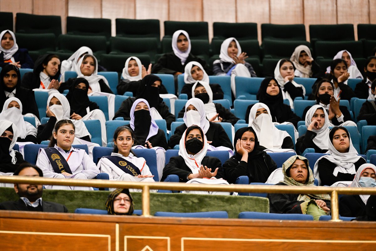 "أولويةٌ وطنيةٌ"

الجنرال د. نيغار جوهر خان، أول امرأة باكستانية تترقى إلى رتبة فريق في الجيش الباكستاني، خلال مؤتمر إطلاق مبادرة رابطة العالم الإسلامي: #مبادرة_تعليم_الفتيات في المجتمعات المسلمة من العاصمة الباكستانية "إسلام آباد":
"إدراج تعليم المرأة ضمن أولويات السياسات