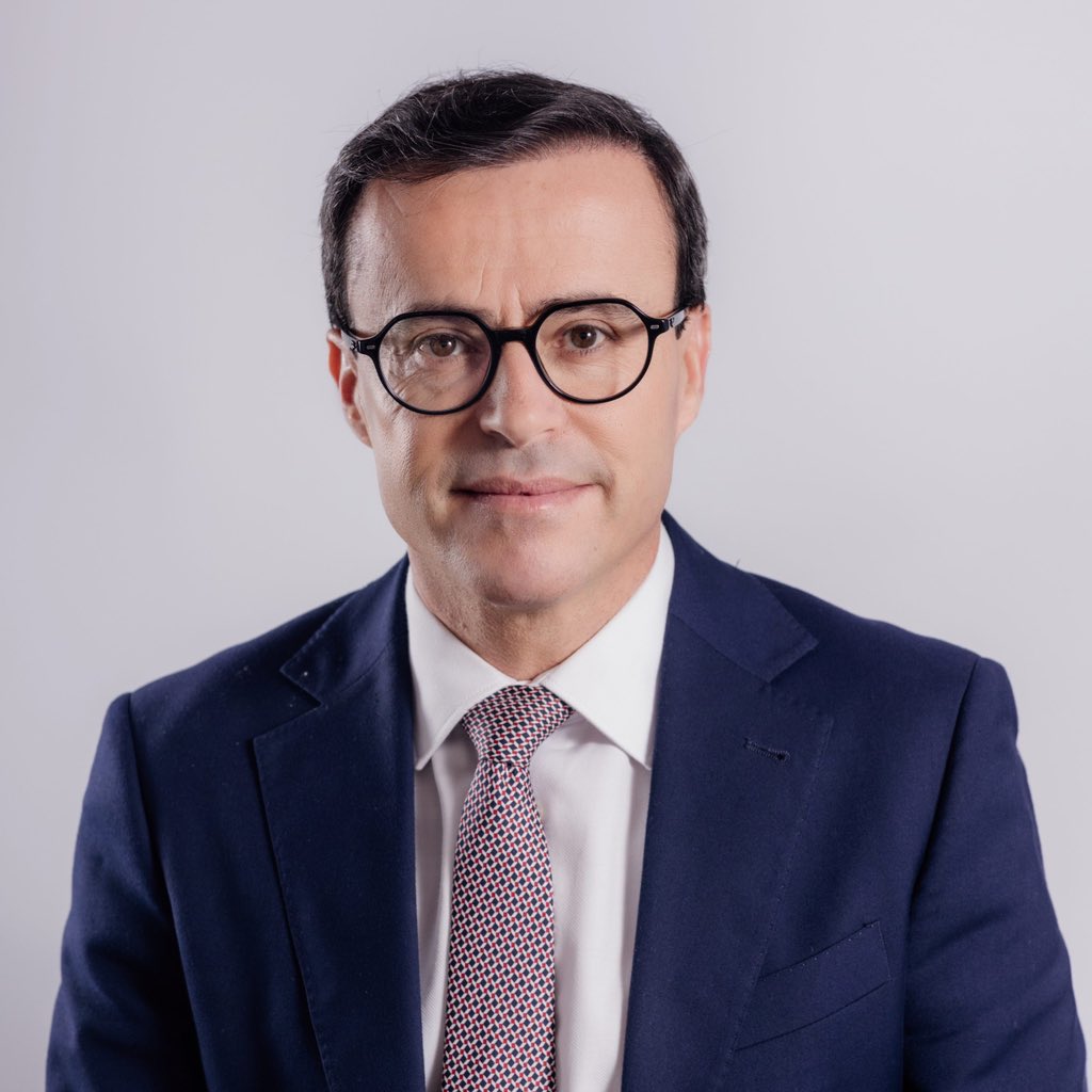 Mizusama7's tweet photo. ❗️ÚLTIMA HORA❗️
Miguel Angel Gallardo ex alcalde de Villanueva de la Serena es reelegido secretario general del PSOE extremeño con más del 60% de los votos. https://t.co/xssbMrIVy3