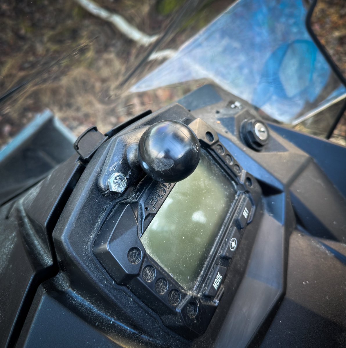 DonnieOK's tweet photo. While I wait for #snow and to ride #snowmobile I might as well install my new #Garmin #GPS #snowmobilenl #PolarisTitan #Polaris #LongRangeOutdoors getting older requires a bigger screen lol. #ilovewinter #winterwillcome just not today. https://t.co/nhxdqzarnJ
