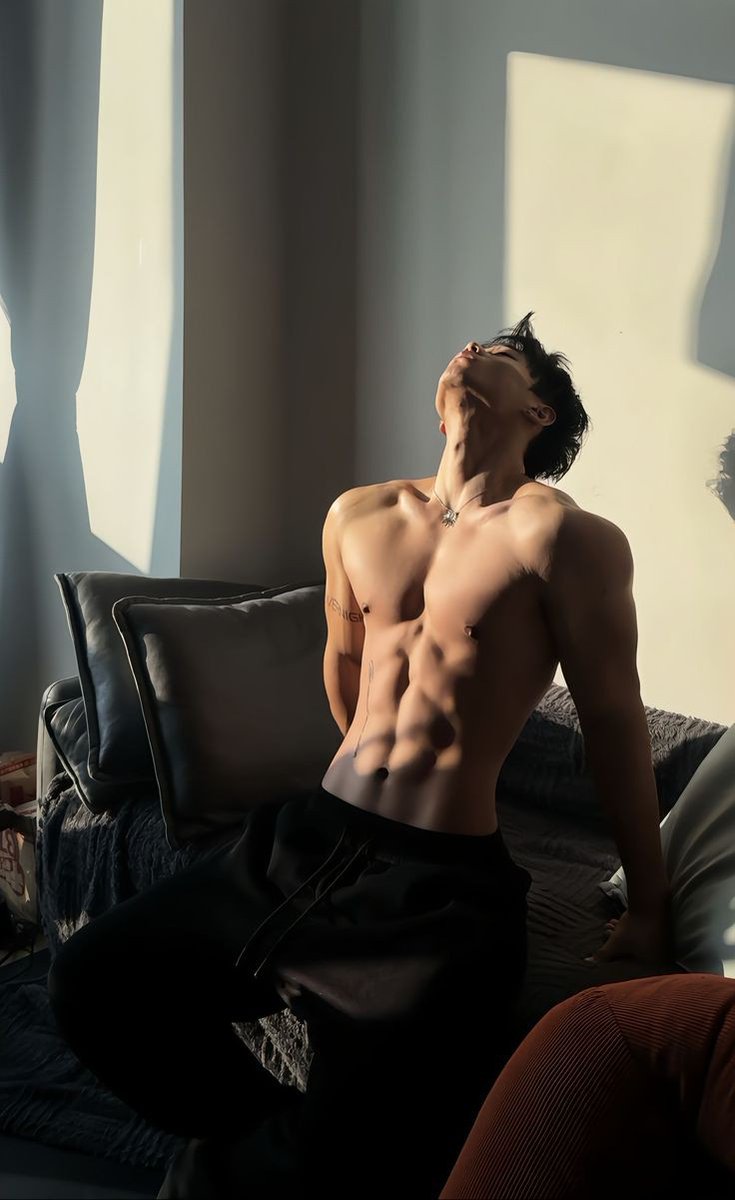 farismafa's tweet photo. Male pose🔥
#fitness #sport #gym #pose #6packabs https://t.co/hba2XxtVde