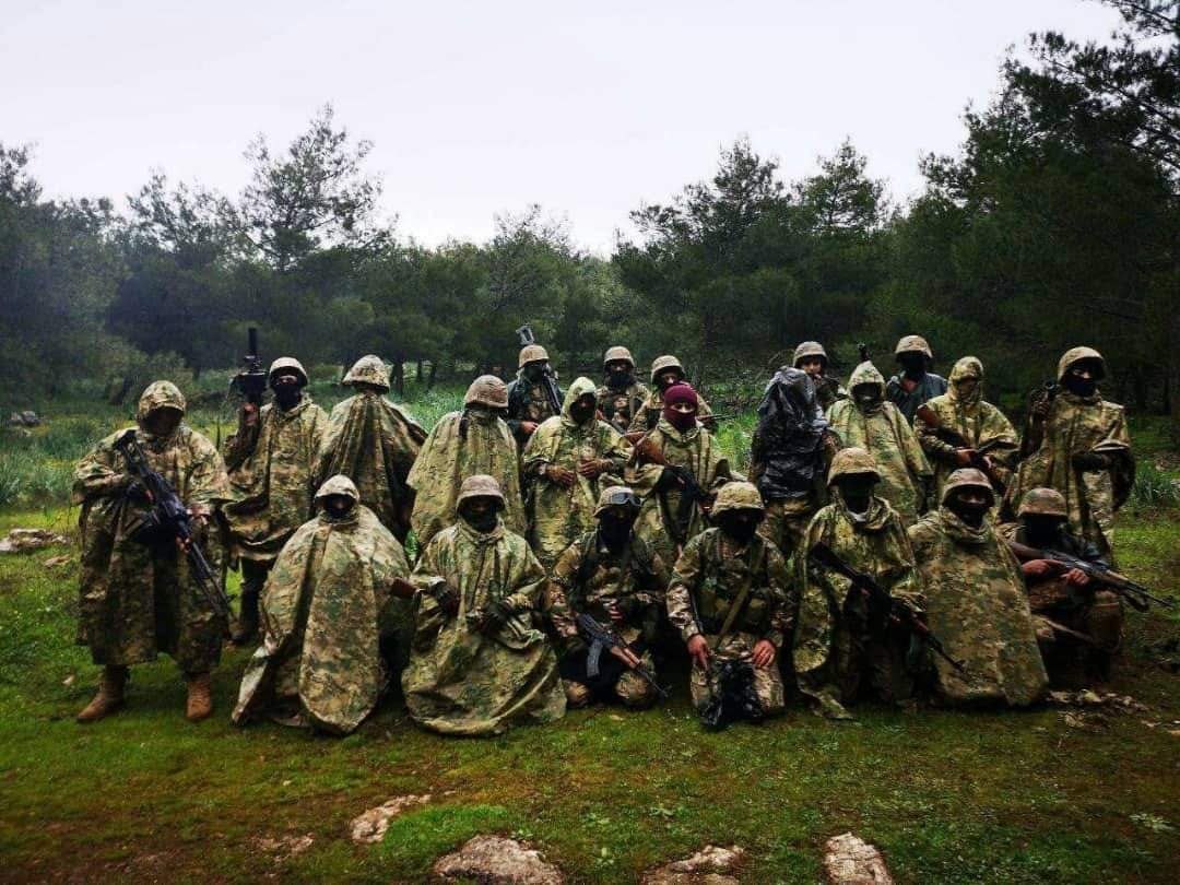 عُصبةٌ من شهداء العصائب

اللهم تقبل شُهدائنا 
مجهولون في الارض معروفون في السماء
هؤلاء هم المحررين وهؤلاء من ضحوا لأجل سوريا خالية من الايراني والروسي والنصيرية