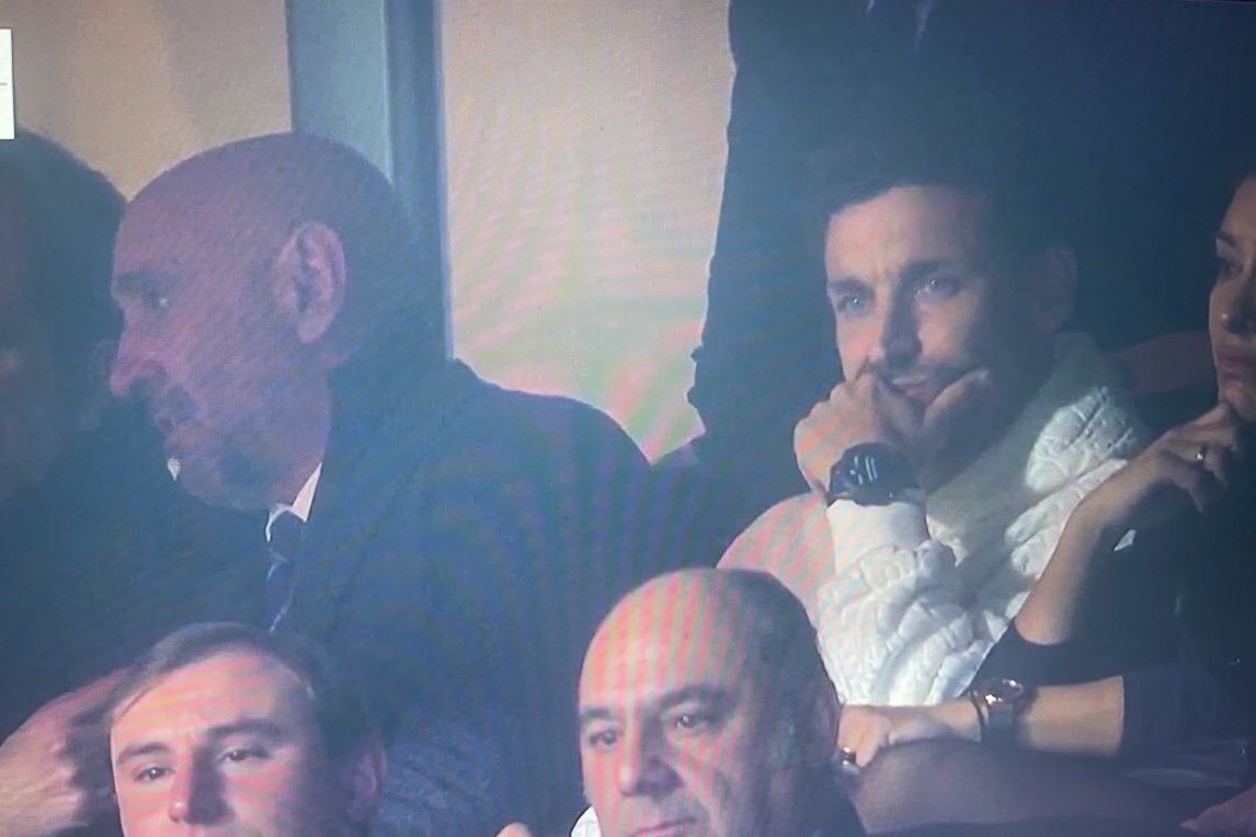 qbtnervion75's tweet photo. Monchi y Jesús Navas viendo el Sevilla FC en el palco. Esta imagen duele mucho…

Ojalá estuvieran ambos ejerciendo en su Sevilla Fútbol Club. https://t.co/vjP0fM6Vgw
