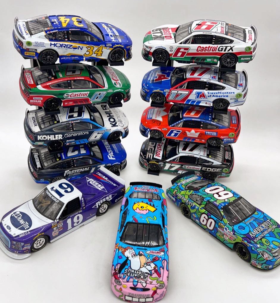 MsBenzik92's tweet photo. @NASCAR collectors if you’re looking for a great way to display your diecasts look no further! I am producing 1/24th wall mount and bookshelf diecast stands! Check out my Etsy in the link! Use code ATYL2025 for 20% off! These are produced with USA made PLA from @Coex3D #diecast https://t.co/i2VY09sTYj