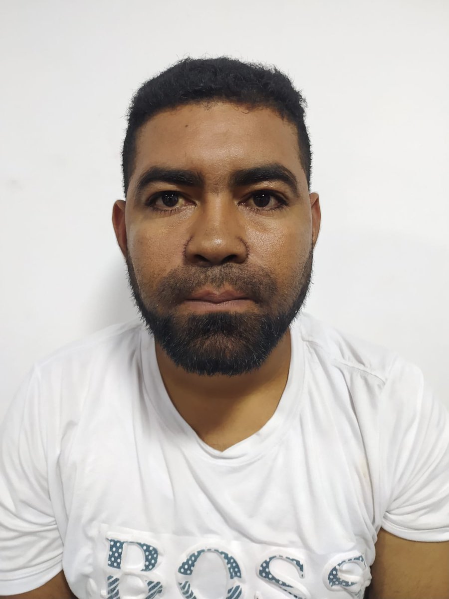 JManjarresR's tweet photo. ELVIS ANTONIO PARRAO HERNANDEZ CC 1.129.524.843 BARRABQUILLA FABRICACIÓN PORTE ARMAS DE FUEGO 13- 03-2009  HURTO 04-08-2015 , PORTE ARMAS FUEGO 28-09-2015 ,HURTO CALIFICADO 26-09-2015 , FUGA DE PRESOS 07-10-2015, HURTO CALIFICADO 08-05-2018, FABRICACIÓN PORTE ARMAS DE FUEGO..... https://t.co/oAwj9kawM2