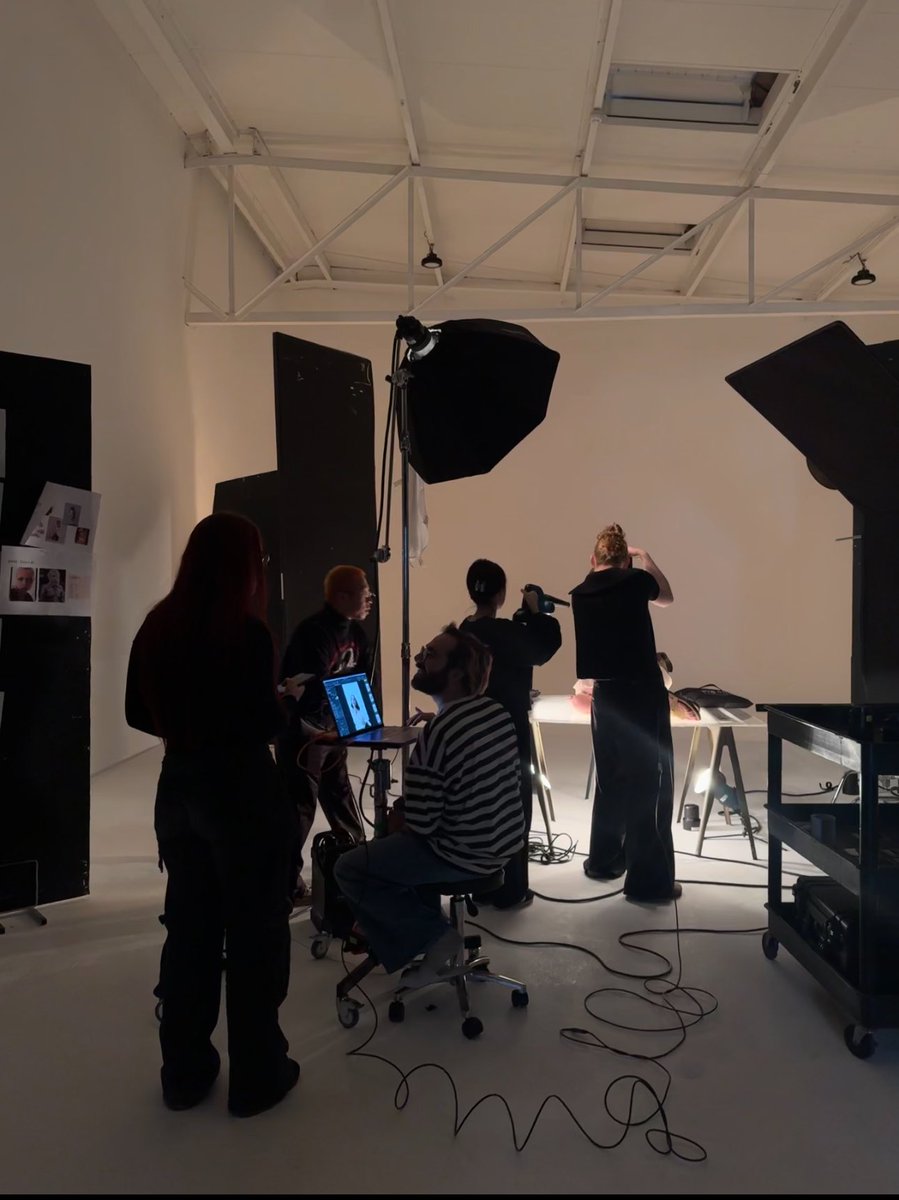 bismahbby's tweet photo. shoot day https://t.co/y8sSX2K8gf