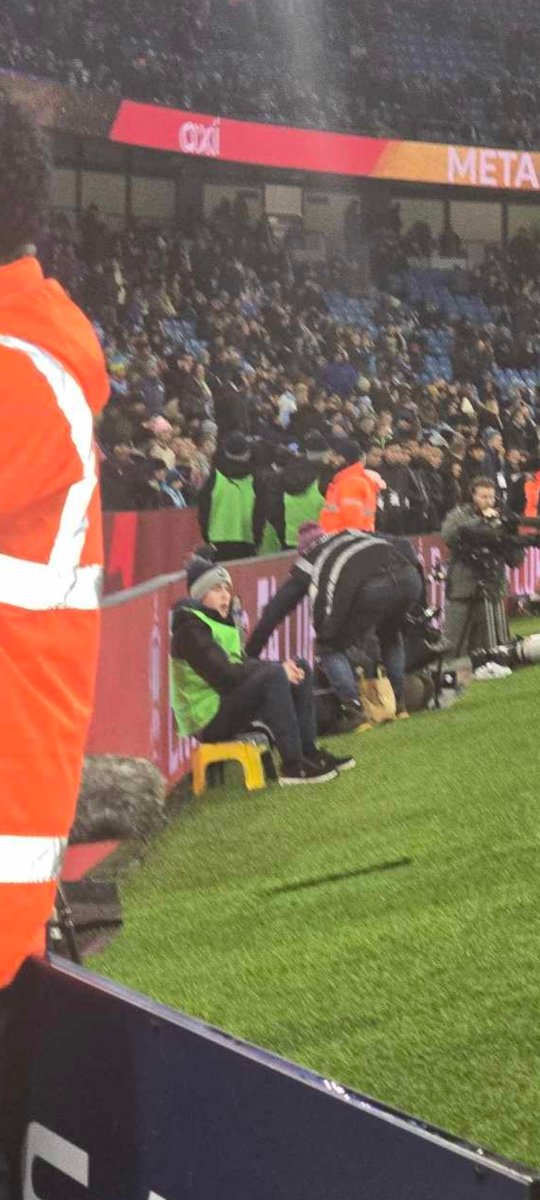 Kayden on ballboy duties today 💙⚽️