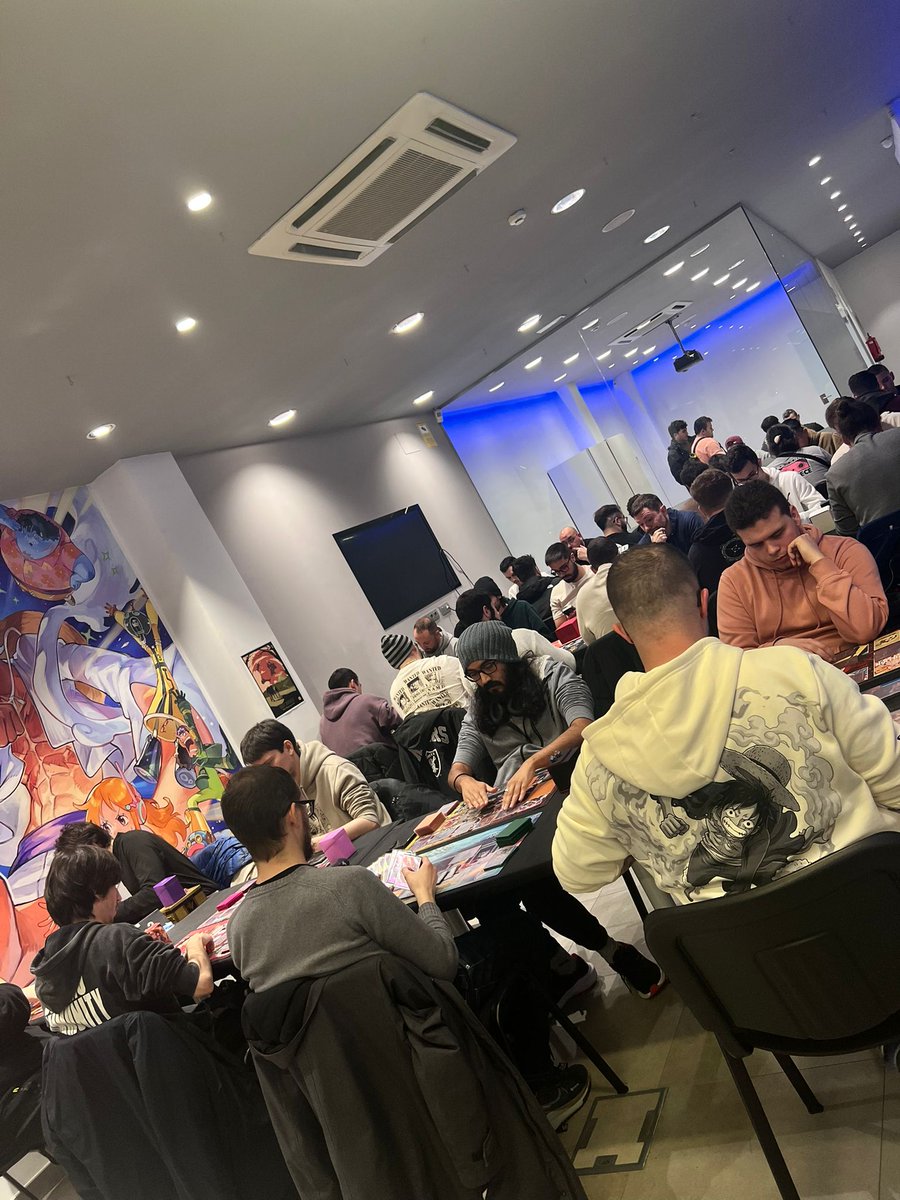 TCGTopDeck's tweet photo. Gracias a todos por este enorme torneo de inauguración!! 36 jugadores y mucha lista de espera.. tocará ampliar plazas pronto 👀 Enhorabuena a los ganadores y al godpack 🔥 https://t.co/cBrogxFGwZ