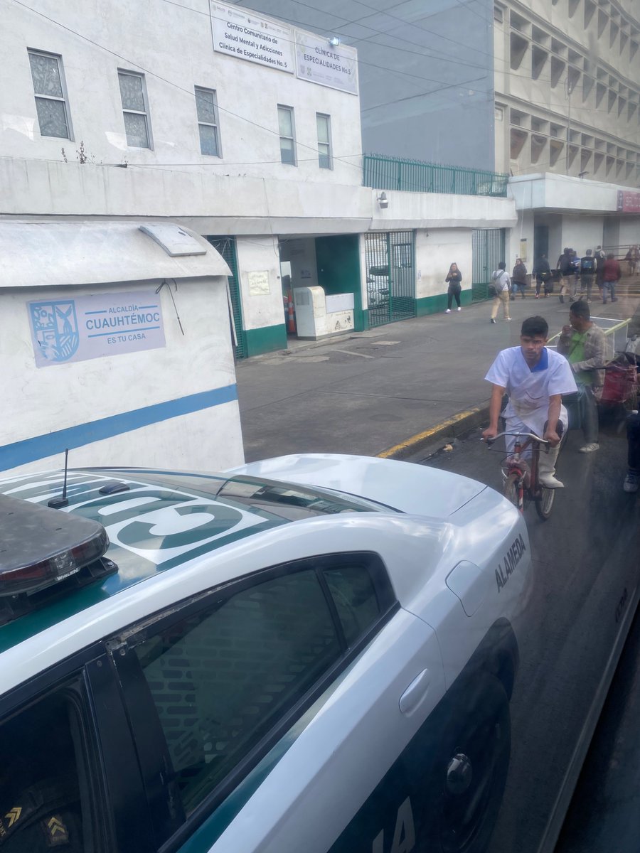 Los ciclocarriles de <a href="/LaSEMOVI/">Secretaría de Movilidad CDMX</a> resguardadisismos por tránsito <a href="/CdmxTransito/">ReporteTransitoCDMX</a> <a href="/SEDEMA_CDMX/">Secretaría del Medio Ambiente</a> <a href="/MIBiciCDMX/">MI Bici CDMX</a> <a href="/GobCDMX/">Gobierno de la Ciudad de México</a> Felicidades a todos lo involucrados! Gran trabajo!