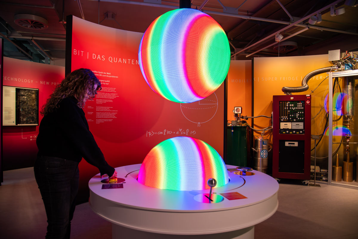 Freier Eintritt: Heute von 10 bis 18 Uhr könnt ihr das gesamte HNF kostenlos besuchen – natürlich auch unseren neuen Ausstellungsbereich zum Quantencomputing. Wir freuen uns auf euch!