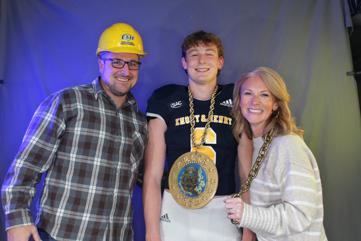 Trathan Gragg (@tragragg6) on Twitter photo After a great official visit I am blessed to receive an offer from Emory & Henry University! Thank you to all the coaches for their hospitality. <a href="/CoachCoe_/">Parker Coe</a> @CoachDub_58 <a href="/CoachQHunter/">Quintin Hunter</a> <a href="/PerfectEffort14/">WataugaFootball</a> After a great official visit I am blessed to receive an offer from Emory & Henry University! Thank you to all the coaches for their hospitality. <a href="/CoachCoe_/">Parker Coe</a> @CoachDub_58 <a href="/CoachQHunter/">Quintin Hunter</a> <a href="/PerfectEffort14/">WataugaFootball</a>