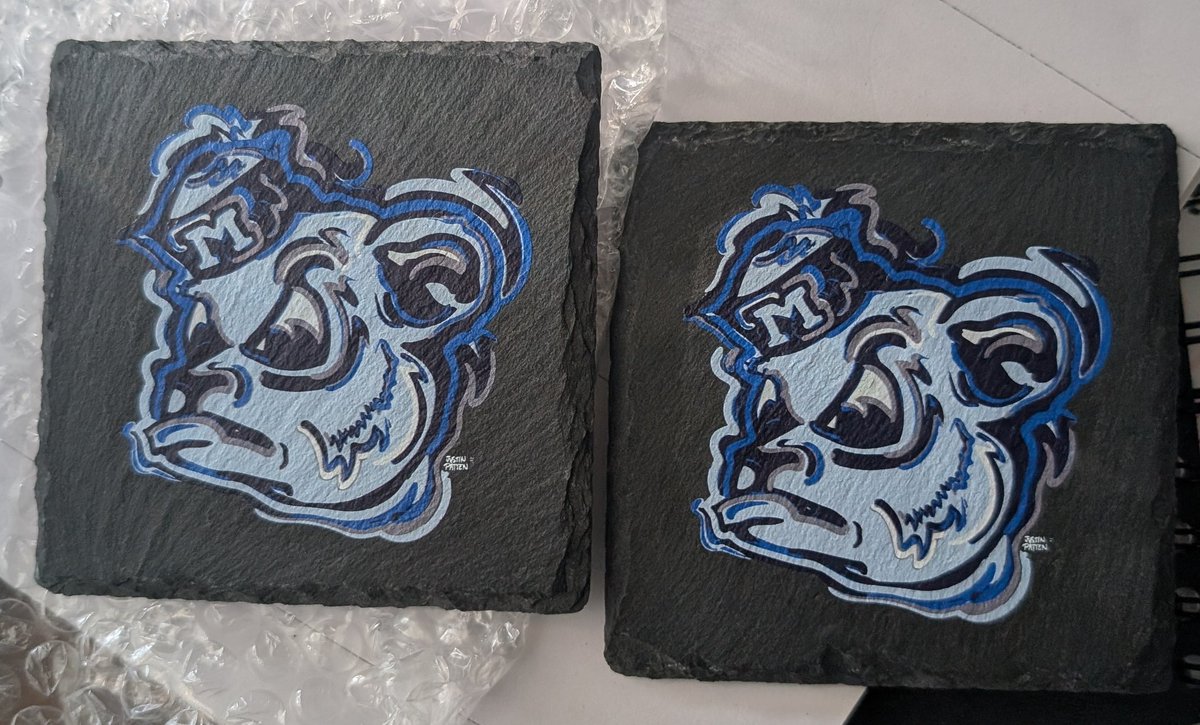 ghosh2397's tweet photo. #unexpectedgifts #jobtalk Last year I had presented my JMP titled "Do Storms Bring Crime?", in @KelsiGHobbs's Urban Econ class at UMaine. Today, I was sweetly surprised to receive a gift sent by her students! Thank you @KelsiGHobbs for this extremely kind gesture!! https://t.co/GxzVJlx85B