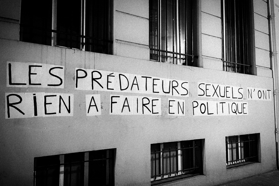 LesGrenades_'s tweet photo. Il est important d'aider les victimes et leurs soutiens qui subissent les procédures bâillons des puissants politiques (accéder au pouvoir pr les agresseurs est 1 garantie d'impunité,comme l'ont démontré les affaires #Darmanin,#Hulot,#Girard, #Zemmour, #Abad, #Santini, #Bilde...) https://t.co/6Rw51zRcgi