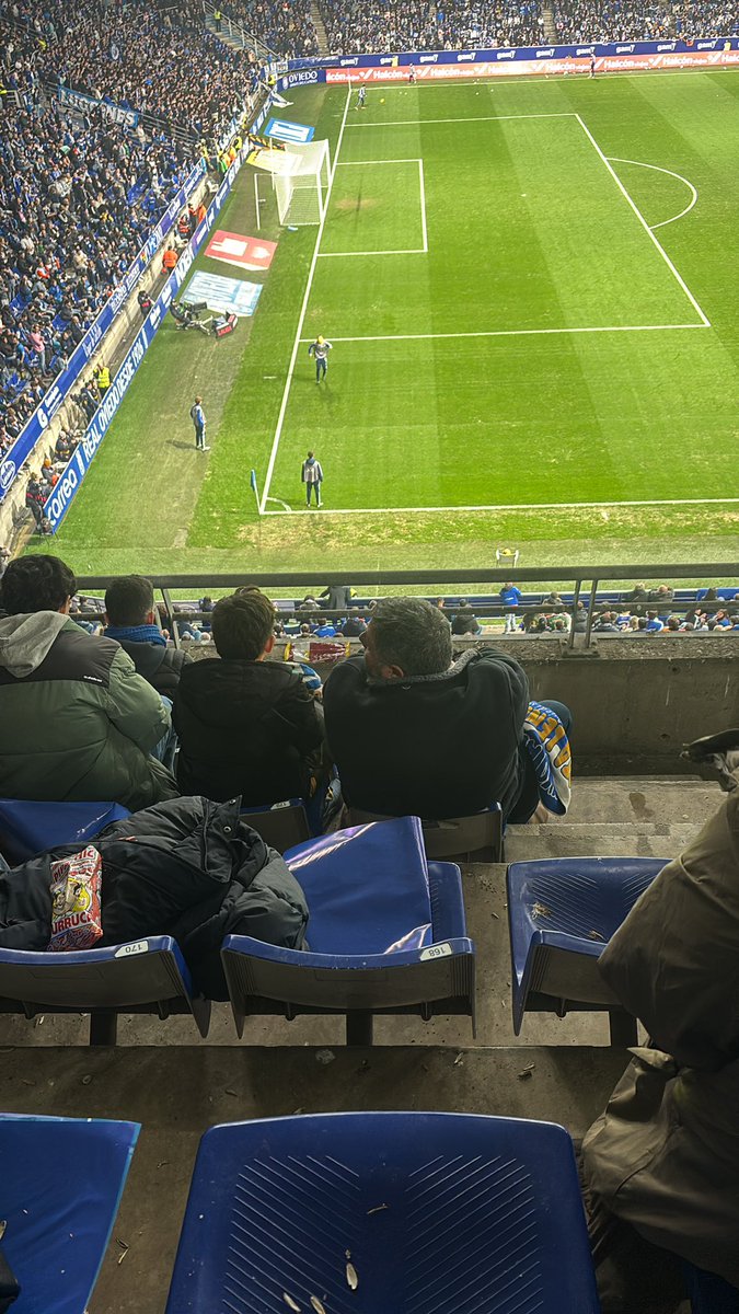 Cuatro papeles y nos cagamos anda tirai pa la aldea siempre #oviedo