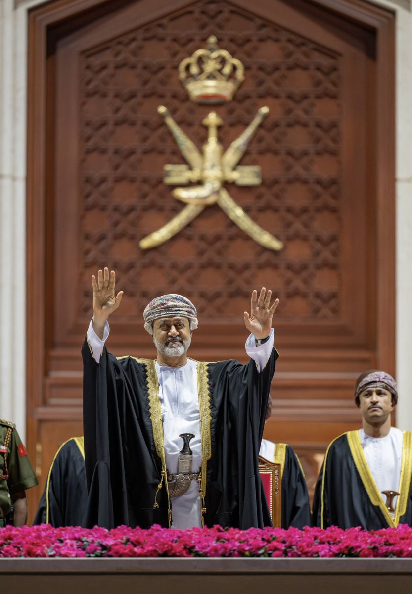 8i_ZZj's tweet photo. حفظ الله مولانا المعظم وأمد في عمره وجعله ذخرا وفخرا لهذا الوطن 🇴🇲 https://t.co/dimqsiANdO