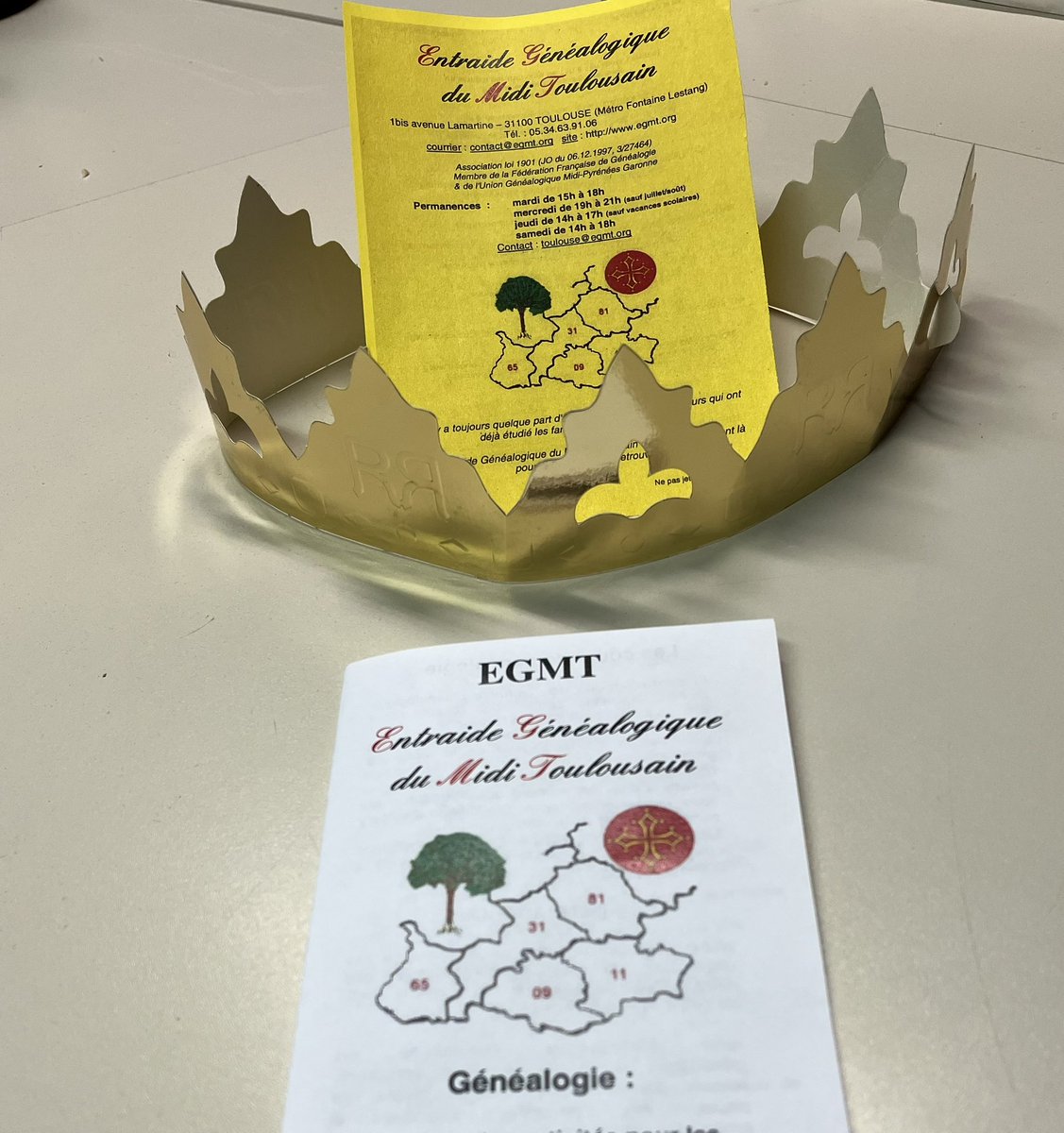 Moment convivial lors du partage de la galette à l’association Entraide Généalogique du Midi Toulousain. Une occasion de se retrouver entre adhérents et de connaître les événements à venir.
Infos : 
egmt.org/evenements-a-v…

#genealogie #généalogie #histoire #famille #archives