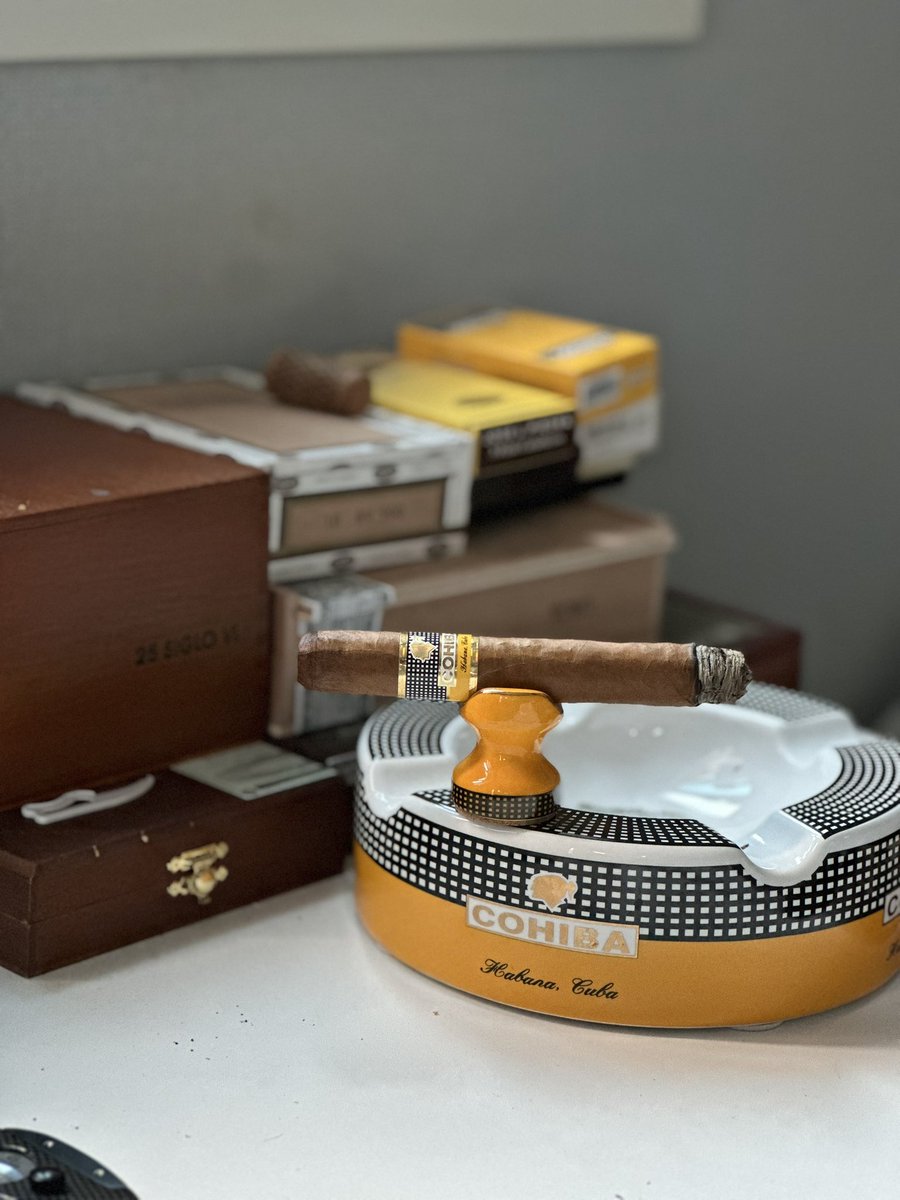 cigarpipe1211's tweet photo. Cohiba day~ https://t.co/C7cLtPSGuz