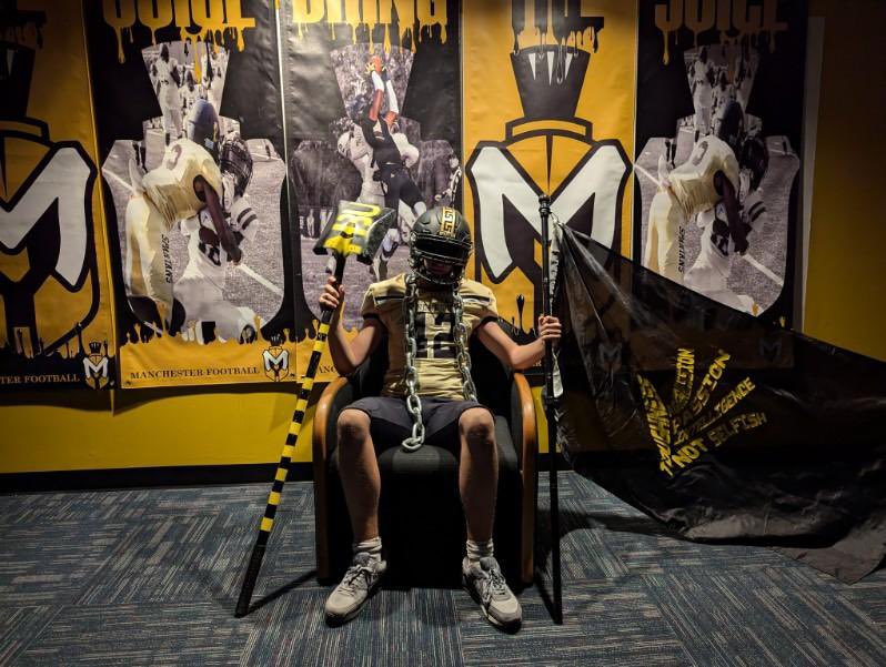 TinocoSkyl25293's tweet photo. MEDIA DAY AT MANCHESTER UNIVERSITY #manchester @brickiesfb @MU_SpartanFB @Coach_ZShaw @CoachV_MU https://t.co/Hv36pjVE67