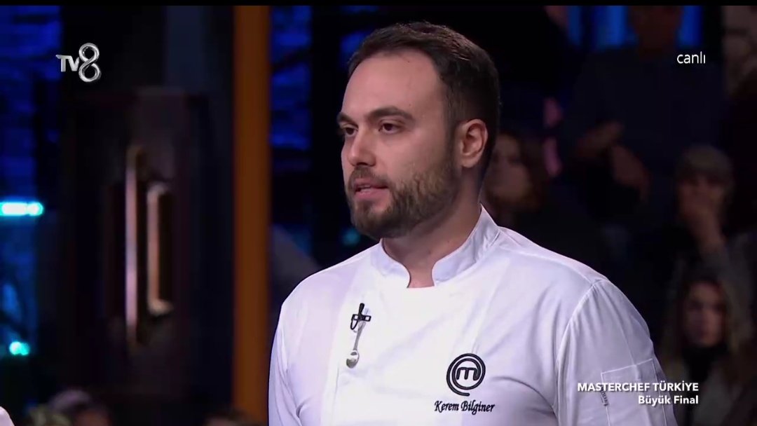 Ne Mutlu Türk'üm Diyene!
🇹🇷Türk🇹🇷 temalı tabağın muhteşemdi, tebrikler.
Sonuç ne olursa olsun efendiliğin,duruşun,tarzın,kalitelenle sen gönlümüzde zaten şampiyonsun⭐🏆⭐
Bu kaliteyi bize tanıttığın için çok teşekkür ederiz #KeremBilginer🤙
Yolun açık olsun🧿
#MasterChefTürkiye