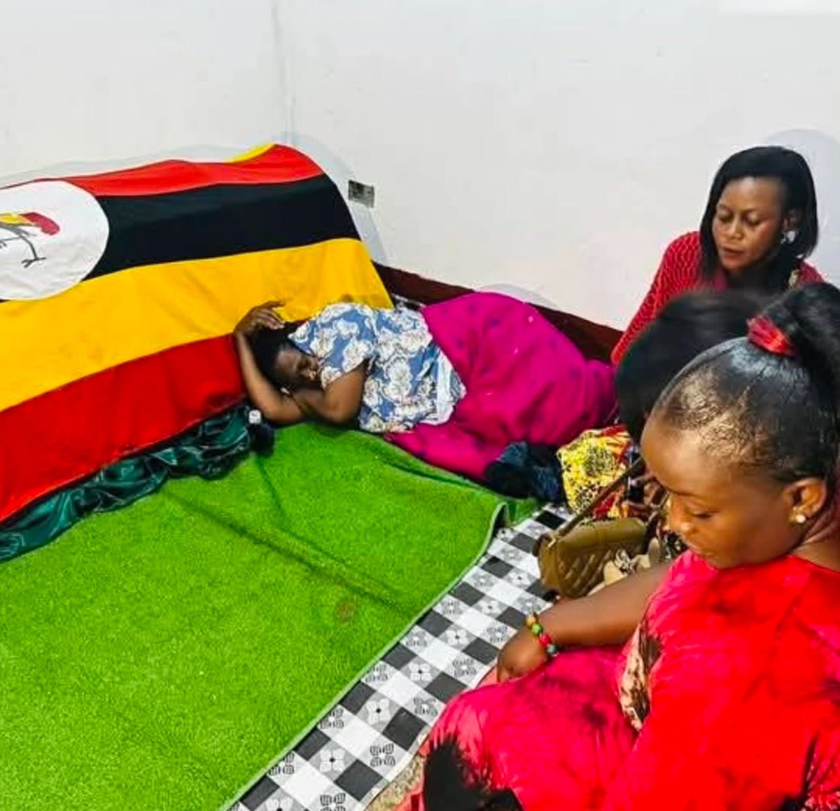 No matter how low your battery is leave a red ♥️ for mother's.