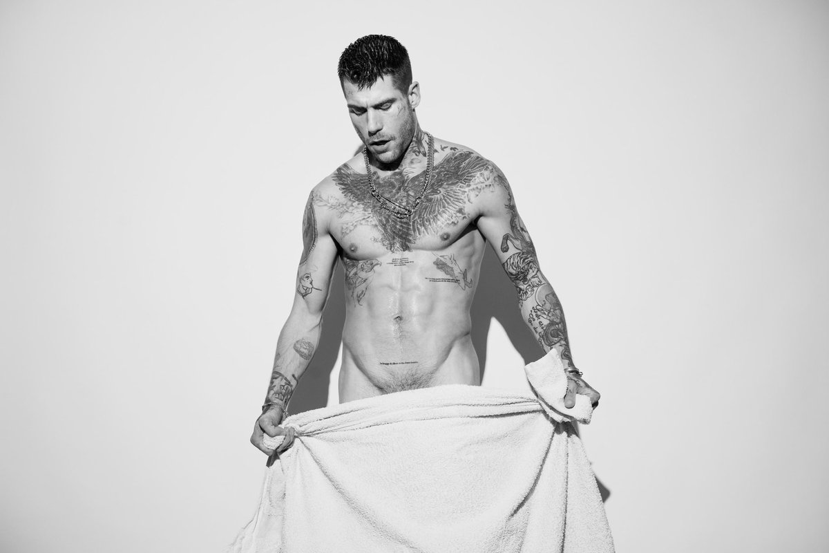 clementgrobotek's tweet photo. Towel Edit 
Shoot by @felixbarjou https://t.co/sTsgPXpdK1
